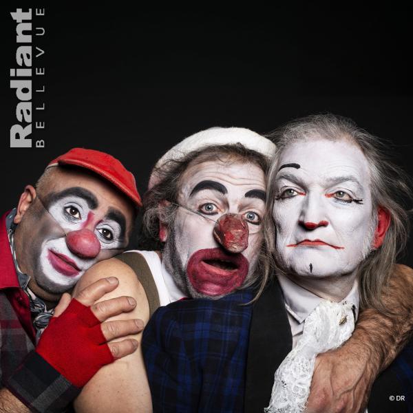 3 CLOWNS